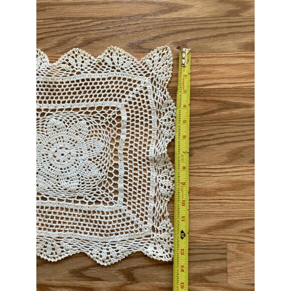 Vintage Embroidered Crocheted Table Runners And Matching Doily - Picture 4 of 8